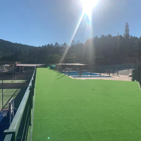 Montana Con Piscina Y Zona Deportiva.