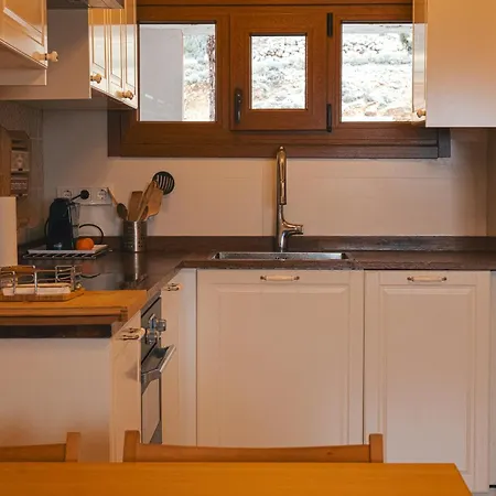 Montana Con Piscina Y Zona Deportiva. La Virgen de la Vega