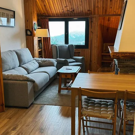 Montana Con Piscina Y Zona Deportiva. Apartment