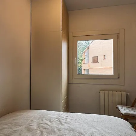 Montana Con Piscina Y Zona Deportiva. *