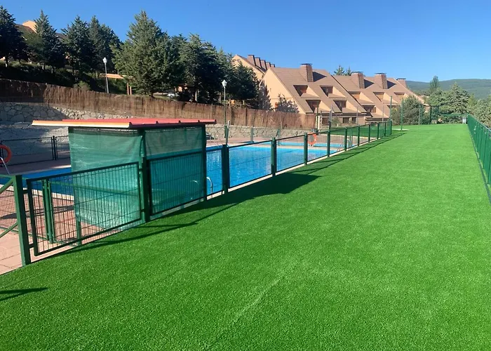 Montana Con Piscina Y Zona Deportiva. Apartment *