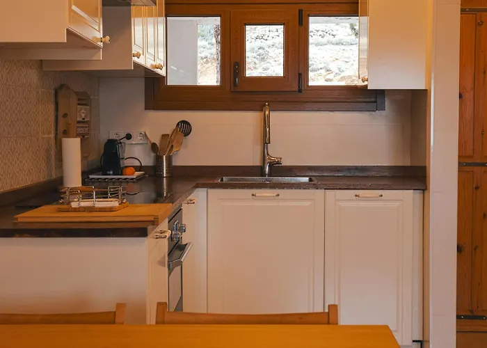 Montana Con Piscina Y Zona Deportiva. La Virgen de la Vega