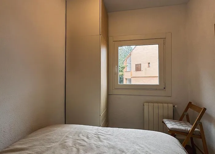 Montana Con Piscina Y Zona Deportiva. *