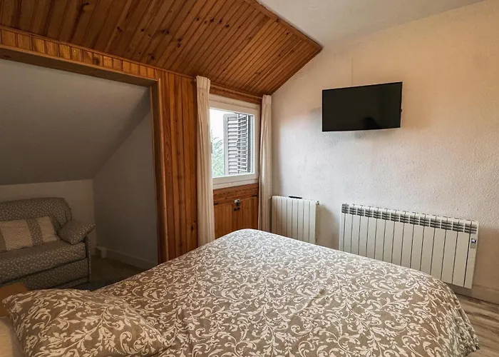 Montana Con Piscina Y Zona Deportiva. Apartment *